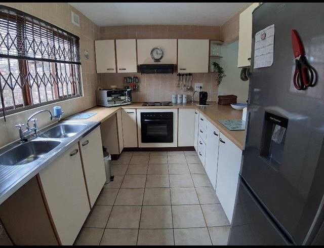 3 BEDROOM DUPLEX SOLD IN COWIES HILL PARK